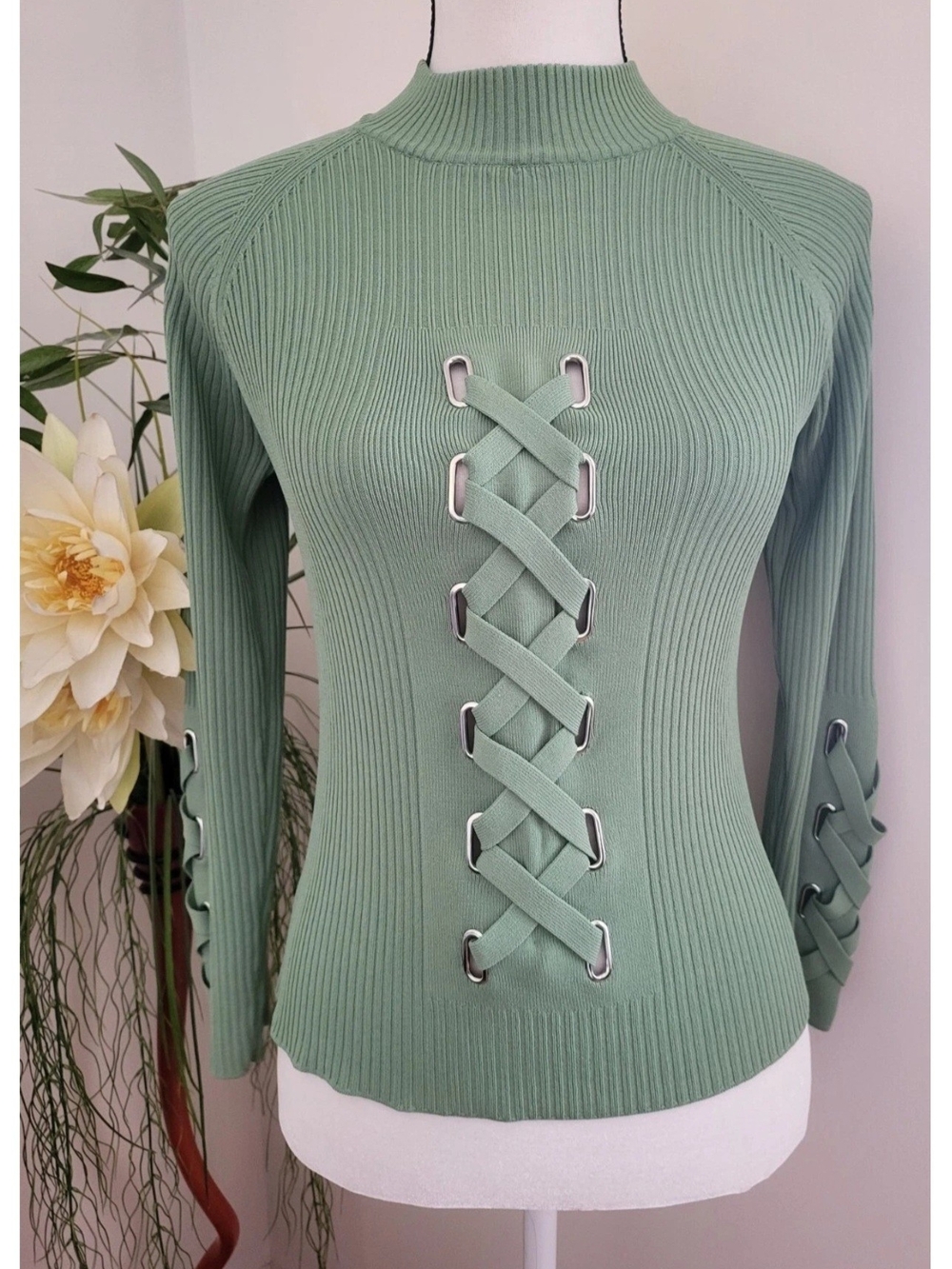 Radzoli Mint Green Grommet Lace-Up Knit Pullover Sweater Size Large